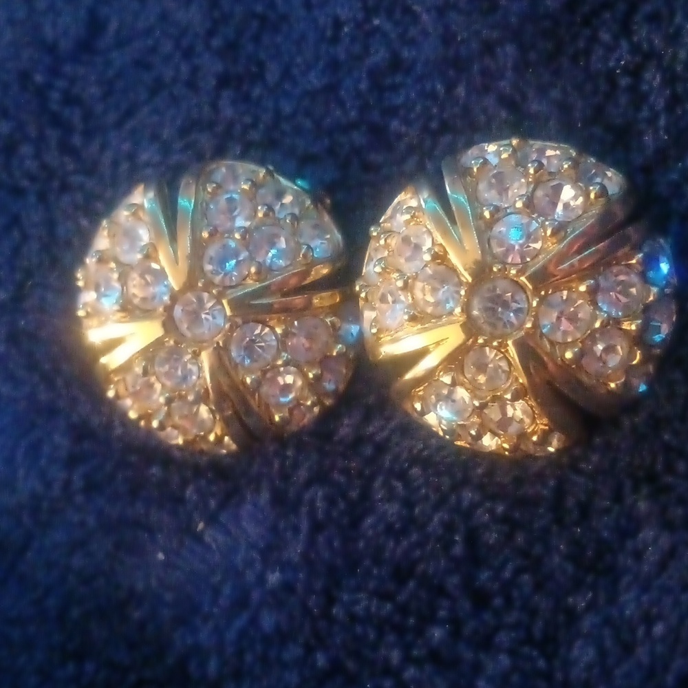 Vintage Les Bernard Clip on Earrings